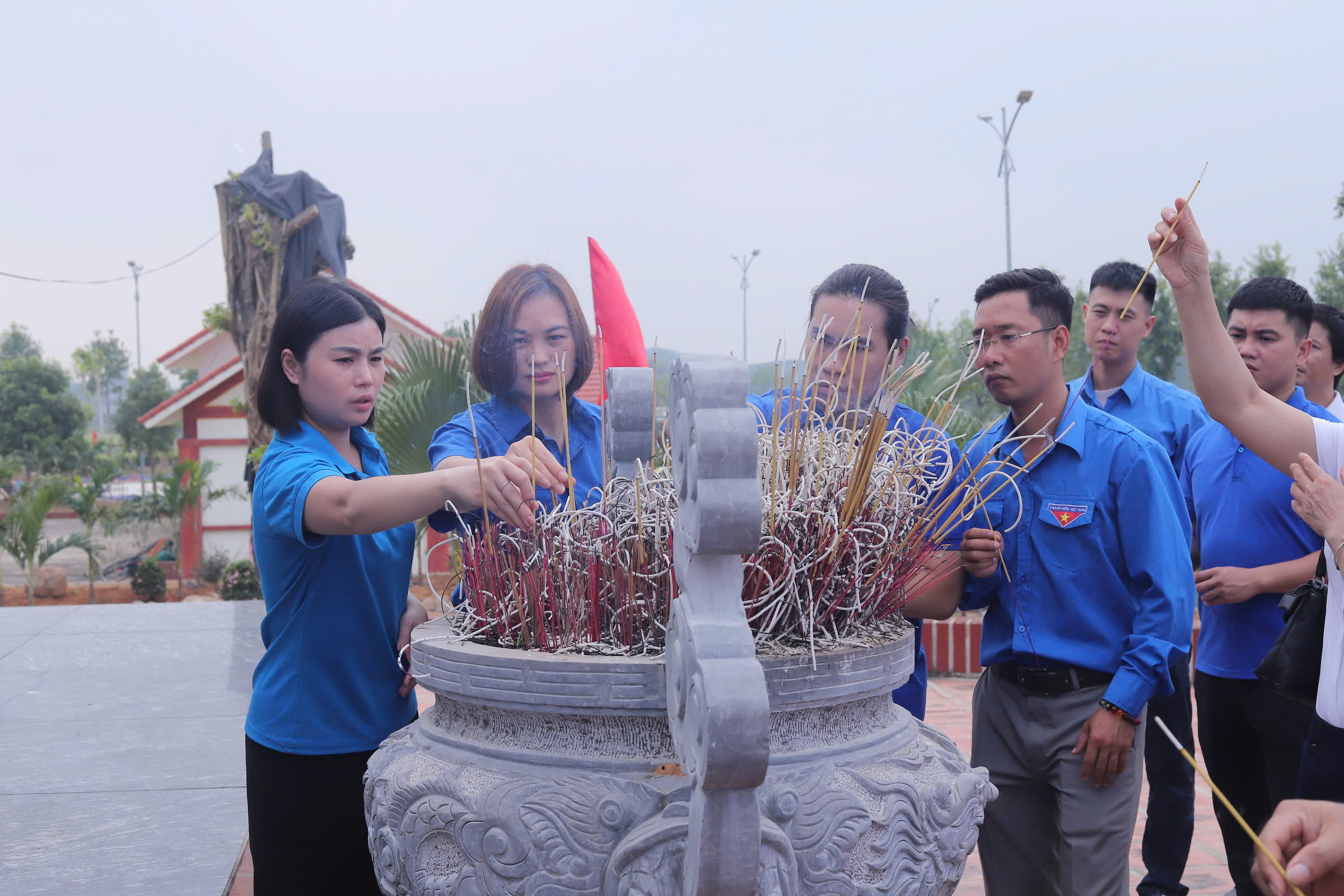 VỀ NGUỒN LA BẰNG – THẮP LỬA TRUYỀN THỐNG, TIẾP BƯỚC TUỔI TRẺ